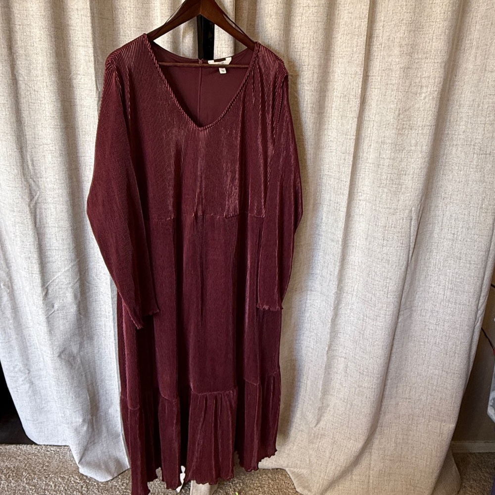 Elegant Burgundy Long Sleeve Dress